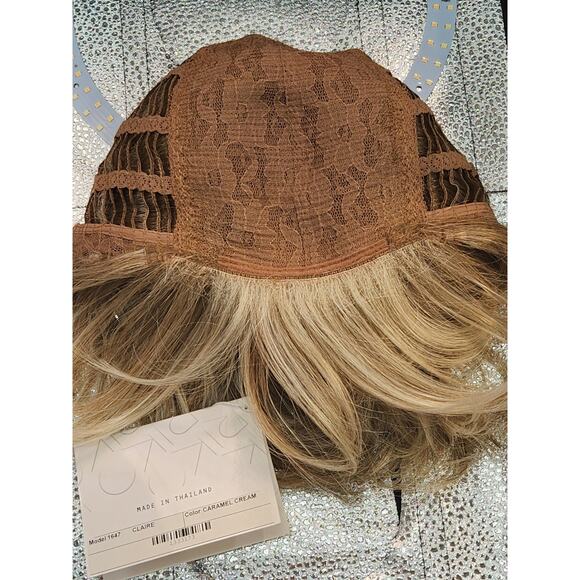 NWT Blonde NORIKO WIG 1647 CLAIRE Synthetic Soft Caramel Cream $250 main image 14